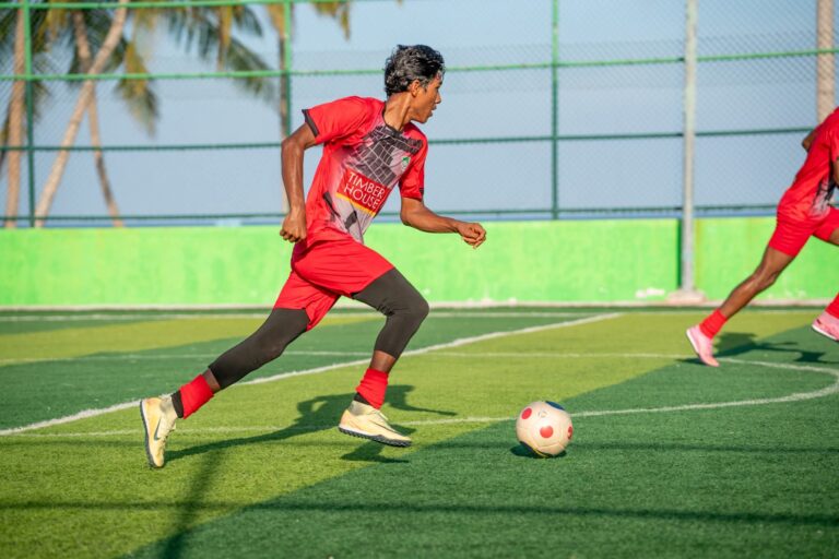 ފޯކައިދޫ – ނޫމަރާ އެކުވެރިކަމުގެ ފުޓްބޯޅަ މެޗް 2 – 2 ން އެއްވަރު ވެއްޖެ.