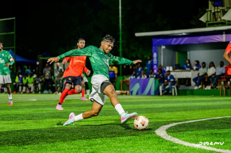 ށ. އަތޮޅުގައި ބޭއްވޭ އެންމެ ބޮޑު ކުޅިވަރު ހަރަކާތްކަމުގައިވާ މިލައުތުރު ފުޓްސަލް މުބާރާތް ފެށިއްޖެ.