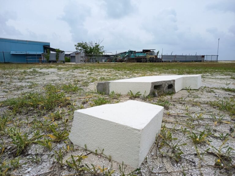 ރައީސް ކުރިން އަޅުއްވައިދެއްވި ބިންގާކޮޅުތައް މަސައްކަތް ނުފެށި ވީރާނާގެން ވެއްޓިފައި.
