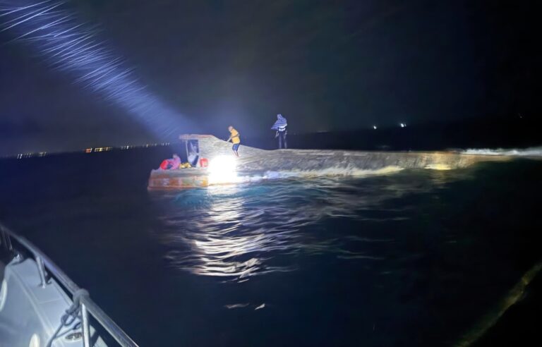 ކޮޅުވެއްޓިއެއް ބަންޑުންޖަލާހި ހާދިސާއެއްގައި އެކަކު ނިޔާވެ، 2 މީހަކު ގެއްލިއްޖެ.