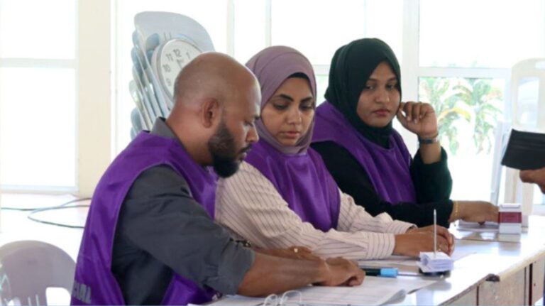އައްޑޫ ސިޓީ ކައުންސިލް ރޫޅާލުމާ މެދު ނަގާ ވޯޓަށް ތަރުހީބެއް ނެތް!