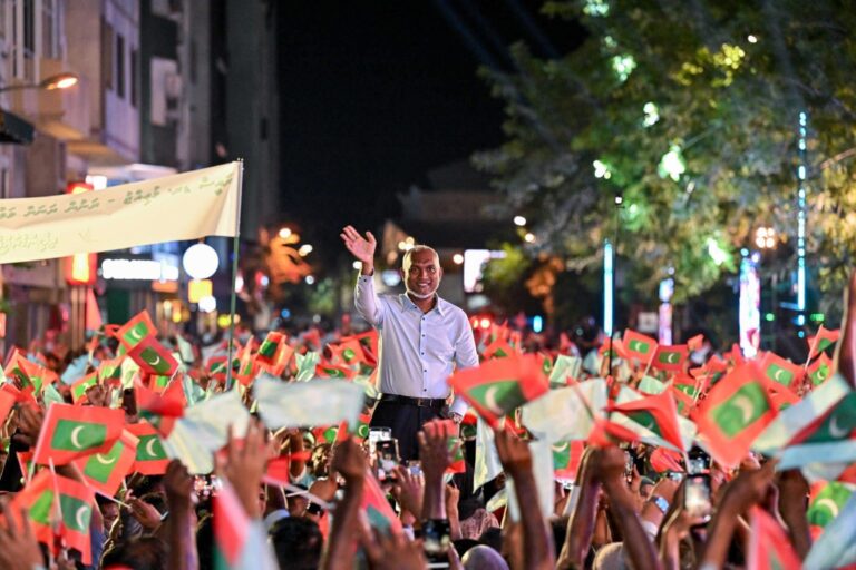 ޕީއެންސީ ސަރުކާރަށް ނުވި 15 ކަމެއްގެ ލިސްޓެއް.