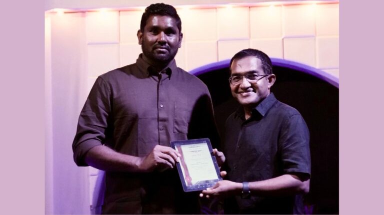 ރޯޔަލް އައިލޭންޑް ރިސޯޓުގައި ފަތުރުވެރިންގެ އެންމެ މަގުބޫލް މީހަކަށް އަލީ އިސްމާޢީލް