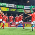 ފޯރި ގަދަ ކުޅުމަކަށް ފަހު ޕެނަލްޓީ ޖަހައިގެން...