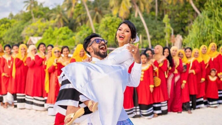 އައްޒަ އަކީ ހަށިގަނޑުން ބޭރުގައިވާ އަހަރެންގެ ހިތް – މުއާ