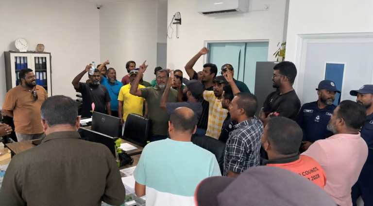 ފެނަކައިގެ ވެރިން ބައްދަލުކޮށް ހުށަހެޅުންތަކަށް އެއްބަސްވުމުން ފޯކައިދޫ މުޒާހަރާ މެދުކަނޑާލައިިފި.